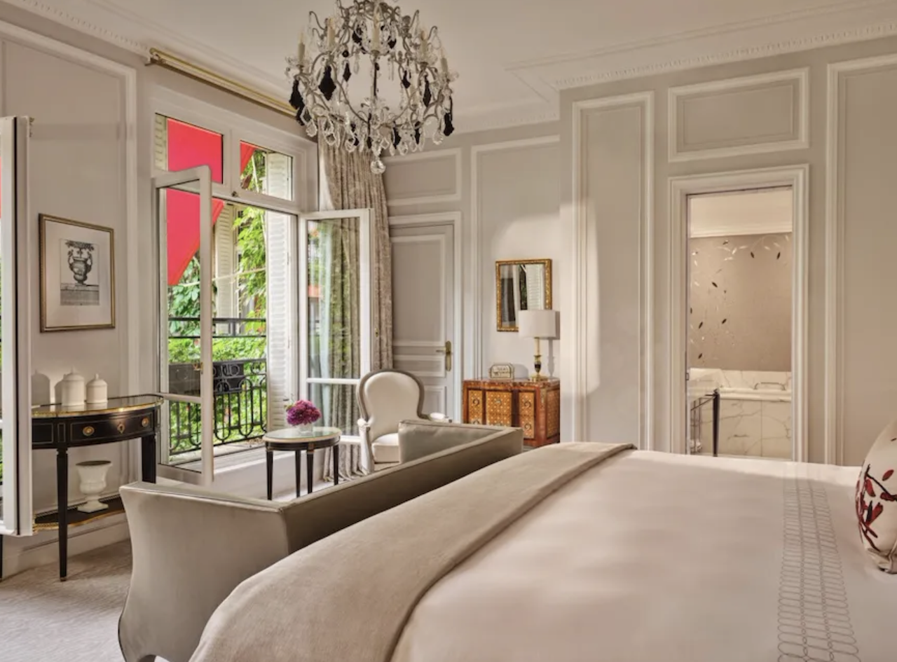 Hôtel Plaza Athénée suite